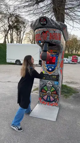 Une belle frappe dans le vent 🌪️#punch_eure #machinepunch #pourtoi #fail #drole 