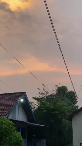 wong wedok saiki ngertine mung IPhone karo sebe nyeni masehhh😭 #kediri24jam #KidulansGANK #dmrproject #fyp #CapCut #travelhematramadan #foryoupage #lebaran2025 #pemudabreng🔥 #fulimiter #fuwungkul147 #fuporting155cc #fuwungkul147🔥🔥 #fuporting155 #fuwungkul #303gank #fusemarangan #fulimiterjatim 