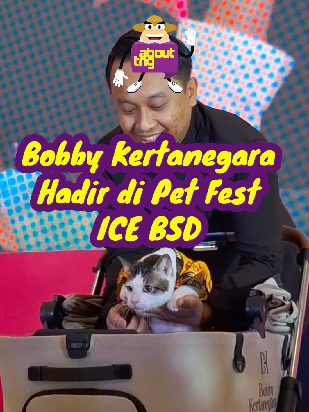 Kucing kasta tertinggi di Indonesia lagi mampir ke ICE BSD! Iya, Bobby Kertanegara, kucingnya Presiden Prabowo datang ke Petfest 2025 dan disambut dengan meriah oleh para penggemarnya, Minggu (4/5/2025). Di hadapan ratusan orang, Bobby nampak tetap kalem dan stay cool 😎 Saking populernya, meet and greet dengan Bobby sampai pakai Pawpampres nih! Sebagai informasi, Petfest 2025 berlangsung dari tanggal 2-4 Mei 2025, menghadirkan berbagai tenant dan hewan yang lucu-lucu. Bahkan pengunjung juga bisa beli dan free adopt hewan loh! #abouttng #tangerang #kucing #bobbykertanegara 