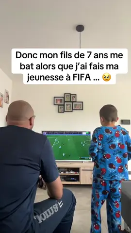 Je suis sûrement dépassé par l’époque … 🤷🏻‍♂️ #fifa #playstation #match #pourtoii 