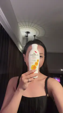 Sữa dưỡng thể siêu thơm mà mình yêu thích nhất đây ạ , giá thành rẻ vừa dưỡng trắng mà thơm cực kì luôn nhé 	#DưỡngThểEnchanteur 	#DưỡngDaThơmLâu 		#ThơmNgátNhưHoa 		#DưỡngThểHươngNướcHoa 		#LànDaMịnMàng 		#ThơmLâuSuốtNgày 		#ChămSócDaCùngEnchanteur 	•	#VũKhíMùiHương 	•	#DưỡngThểNgọtNgào 	•	#EnchanteurViệtNam 	•	#EnchanteurBodyLotion 	•	#SoftAndScented 	•	#FragranceThatLasts 	•	#EnchanteurMoments 	•	#RomanticFragrance 	•	#EnchantYourSkin 	•	#SmoothSkinGoals 	•	#DailyBodyCare 	•	#FeelEnchanting