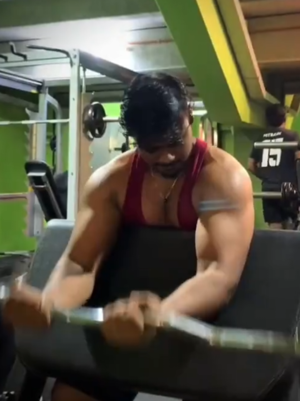 From a casual click to a serious lift.⚡ #fypシ #fyp #vir #fy #fyppppppppppppppppppppppp #GymTok #malaysia #brownboy 