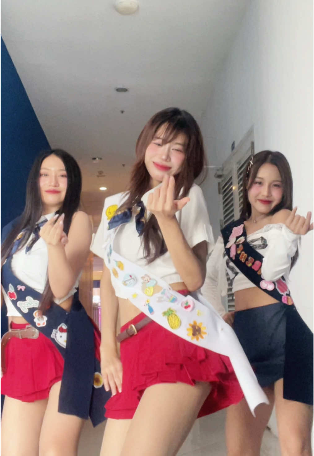 มากับสาว ๆ ( @🌺🤲🏻 @แมวตด ) #dancechallenge #choreography #tiktoktrend #viraldance #easydance #songs #fyp #viral #newmusic 