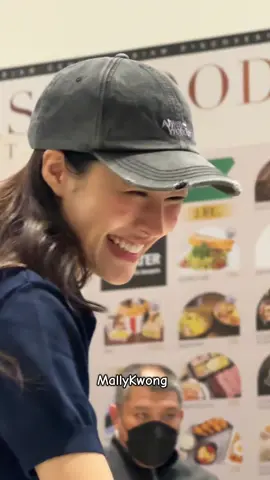 ยินดีด้วยนะคะพี่หลิง เก่งที่สุดเลย 👍🏻🫶🏻✨ @Lingling Kwong @Alwayswonder.co  #AlwaysWonderAtSiamParagon #linglingkwong #หลิงหลิงคอง #fyp #fypviralシ 