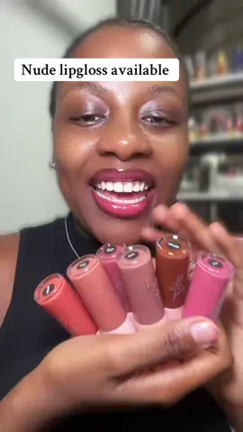 Each lip gloss goes for 40,000ugx☺️ Mini size is 10,000 each. All are available☺️ #beauty #beauty #jokes #affordablelipgloss #makeupreview #SmallBusiness #lipglossbusiness #beginnertutorialsformakeup #mattelipstick #beginnermakeup #lipglosstutorial #darkskinmakeup #authentic #nudegloss #simplelipgloss #beauty #lipglossbusiness 