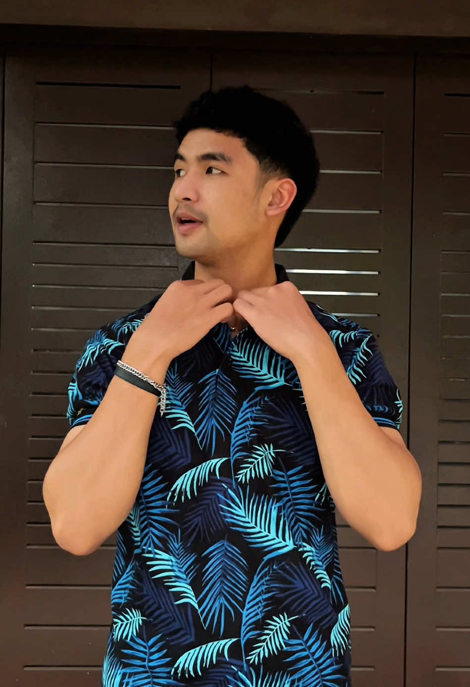 kaos polo cuma 40rban aja udh super keren banget nih!langsung cek keranjang kuningnya ya! #rekomendasioutfit #outfitinspo #polo 