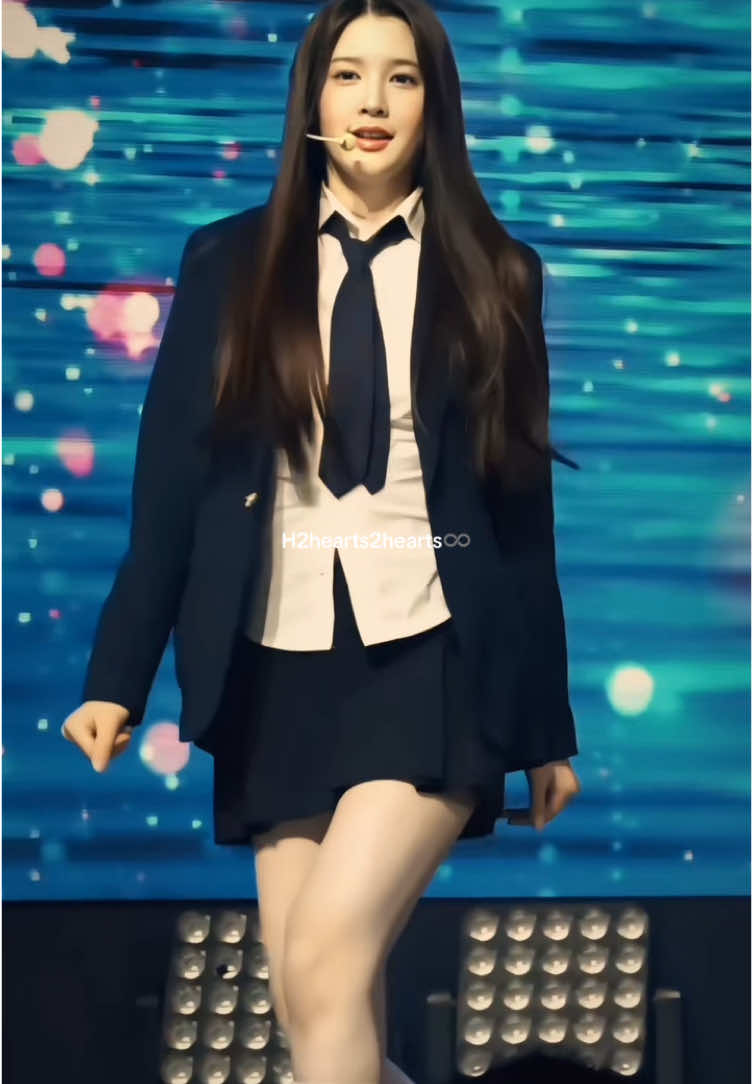 A_na cakep banget 😭😭😍 @Hearts2Hearts #fancam #fancamkpop #h2h #H2H #hearts2hearts  #hearts2heartsthechase #fancamaena #fancamidolkpop #thechase #smentertaiment #aena #Aena #AENA #hearts2heartsa_na #hearts2heartsaena #hearts2heartsana #foryoupage #foryou #foryoupageofficiall #slowmo #editslowmo #videoslowmo #fyp #fyppppppppppppppppppppppp #trandingvideo #idolfancam #cantik #cantikamantulity #rameindong #hearts2heartsdebut #hearts2heartsstyle 