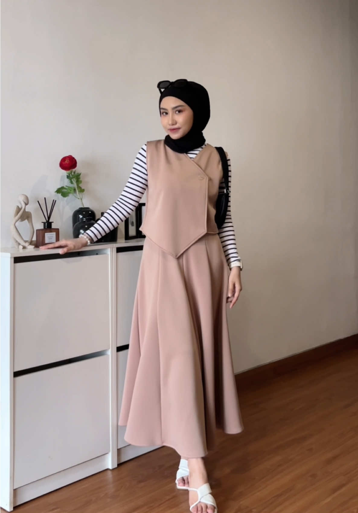 sunday with naomi vest set🫶🏻 #promomakangajian #ootdinspiration #fyp #audyskirt #fypシ゚ #ootdfashion #dailyoutfits 