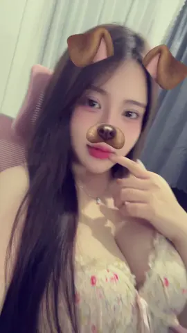 Cảm thấy mình thật dễ thương😌