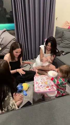 LUCUUU BGT KAMAYII🤏😍 #elrumi #syifahadju #becca #elrumisyifahadju #elsyifa #elcipa #kamari #kamariskywassink #kamariya #lucu #gemas #maasyaaallahtabarakallah #pasangancouple #pasanganromantis #pasanganviral #viral #viralvideo #viraltiktok #fyp #foryou #foryoupage #fy #masukberanda #masukberandafyp #lewatberanda #trending 