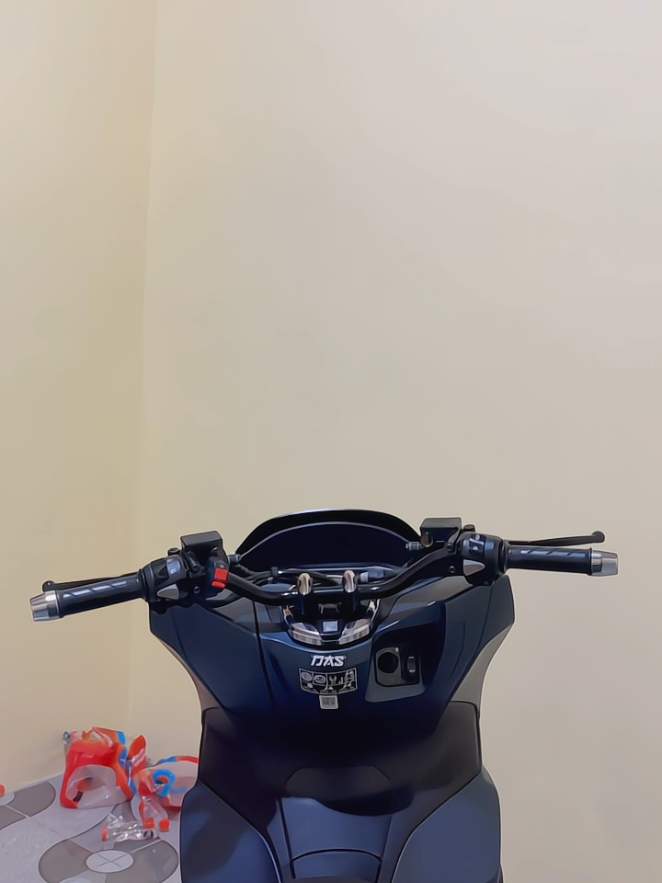 cuma 100ribuan udh dapat stang w175 yg udh pnp jalu original dan tinggal pasang aja, pemakain juga lebih nyaman dari stang standar🔥 #stang #stangw175 #stangw175pcx #stangw175pnppcx #pcx160 #pcx160modifikasi #pcxproper 