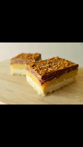 You like to bake? Me too! Let's be friends 🥰 And if you don't like to bake but still appreciate a tasty sweet treat, let's still be friends!!! 💖 #fyp #baking #bakersoftiktok #baker #cookies #postaltreats #brownies #blondies #wonderlandbakes 