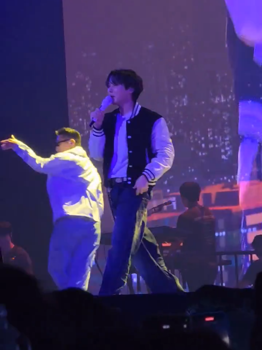 I WONDER, day 2.. manteplah suara Indomy 😍🔥 #HOS_TOUR #jakarta #jhope #fyp 