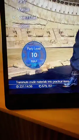 231 godzin. 61 trofeów. Platyna w Final Fantasy VII Rebirth. To nie była tylko gra. To była podróż — przez świat, przez siebie, przez granice wytrzymałości. Siedmiu przyjaciół: Tifa, Barret, Aerith, Red XIII, Yuffie, Cait Sith… i Cloud. Razem przeszliśmy wszystko. Kontynenty, pustynie, lodowce. Walka z bossami. Walka z czasem. Walka z sobą. 88 skarbów w Johnny’s Treasure Trove? Zdobyte. Wszystkie. Minigierki? Zaliczone. Gry karciane, wyścigi chocobo, kaktusy, delfiny, forteca — wszystko. Były chwile triumfu. I były momenty totalnej frustracji. Godziny, gdy głowa siadała, ale serce ciągnęło dalej. Bo to nie była zwykła kampania. To była opowieść. To były emocje, których nie da się zapomnieć. Jeśli nie przeszedłeś wszystkiego… …to nie wiesz, jaka mieszanka emocji cię ominęła!  Masz czego żałować. Bo ta gra potrafi zachwycić. I potrafi wkurwić. Ale zostaje z tobą na długo. #dc #finalfantasy #rebirth #ffviirebirth 