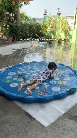 water fountain mat naman para maiba 😂 #waterfountain #waterspraymat #wateractivities #toddleractivities #summeractivities #toddlersoftiktok #fyp 