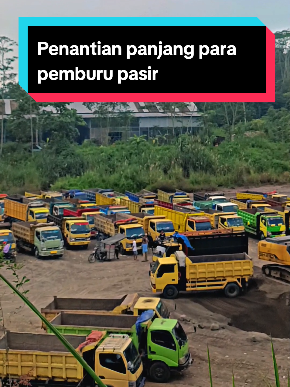 Antrian panjang yang tersaji#truck #dumptruck #tambangpasir #shorts 