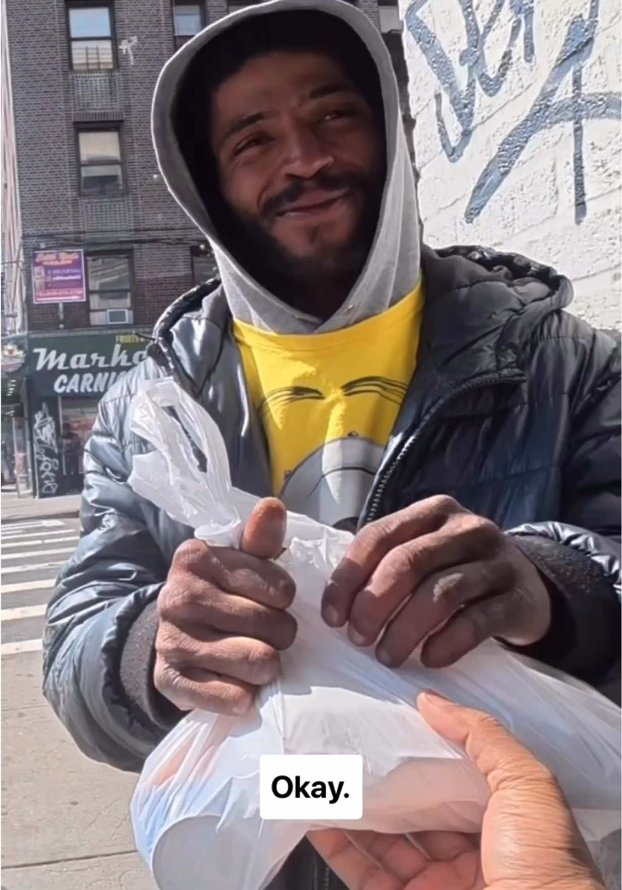 Handing out food to hungry people  . . Dez was so happy ! Show him some love 🚨 FOR DONAT!ONS - L!Nk !N BIO 🚨 . #homeless #homelessness #fyp #givingback #helpingothers #kindness 
