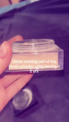 i use shade cupcake!  #hudabeauty #powder #tips #makeup #foryou 