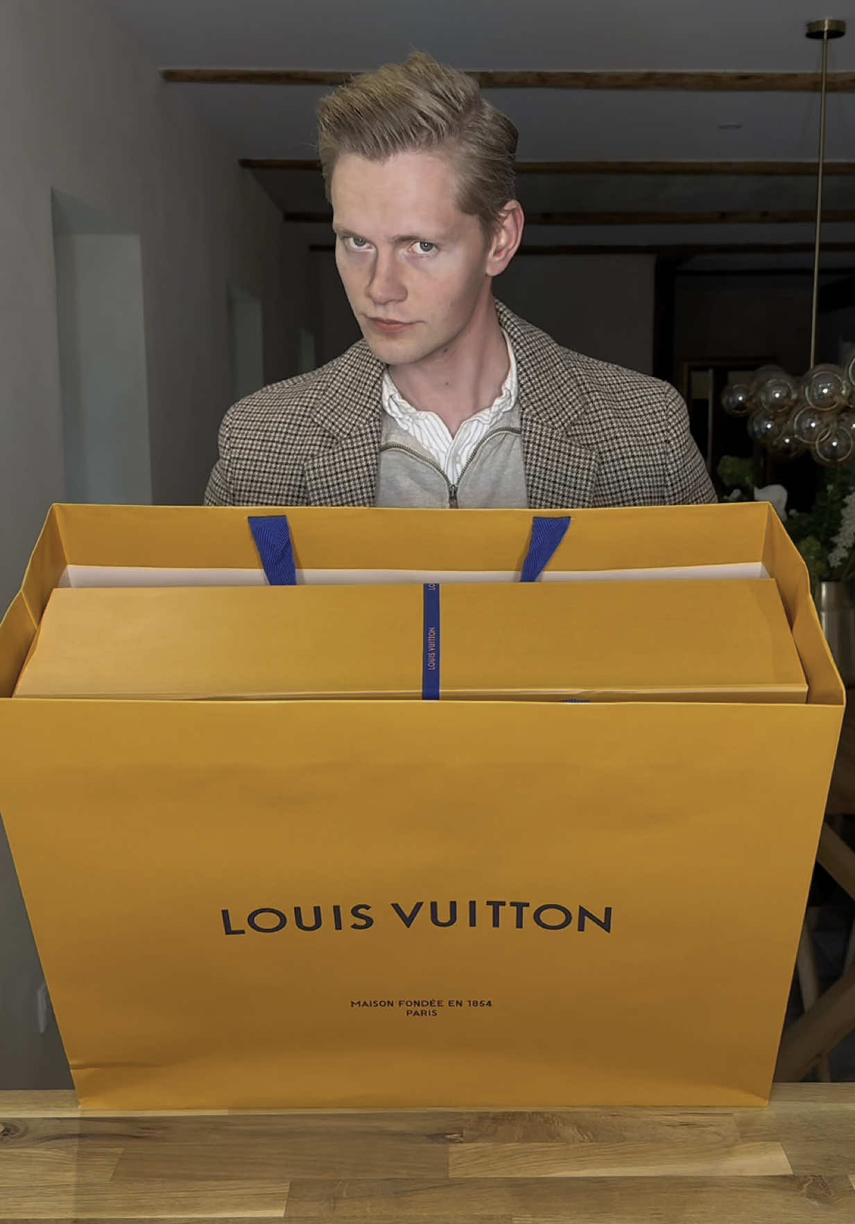 Это наша самая fancy 💅 распаковка💗  #louisvuitton #neverfullmm #luxurybag #луивитон #распаковка @Louis Vuitton  