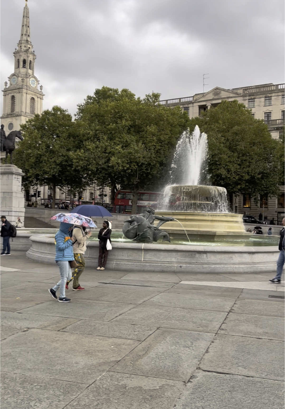 London🛩️🇬🇧.#foryou❤️ #foryoupage❤️❤️ #foryourpage❤️❤️ #foru #fyp #fypシ゚viral🖤tiktok #london #UK #unitedkingdom #travelvlog #viralvideotiktok #trandingvideo #londonlife #londontiktok #uktiktok #traveling #travel 