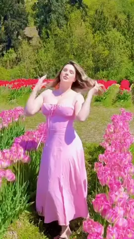 يا وردة مقطوفة من أجمل بستان #ترندات #هشتاج #ترندات_تيك_توك #منوعات_تيك_توك #نساء_من_هذا_الزمن #منوعات #CapCut #الشعب_الصيني_ماله_حل😂😂 