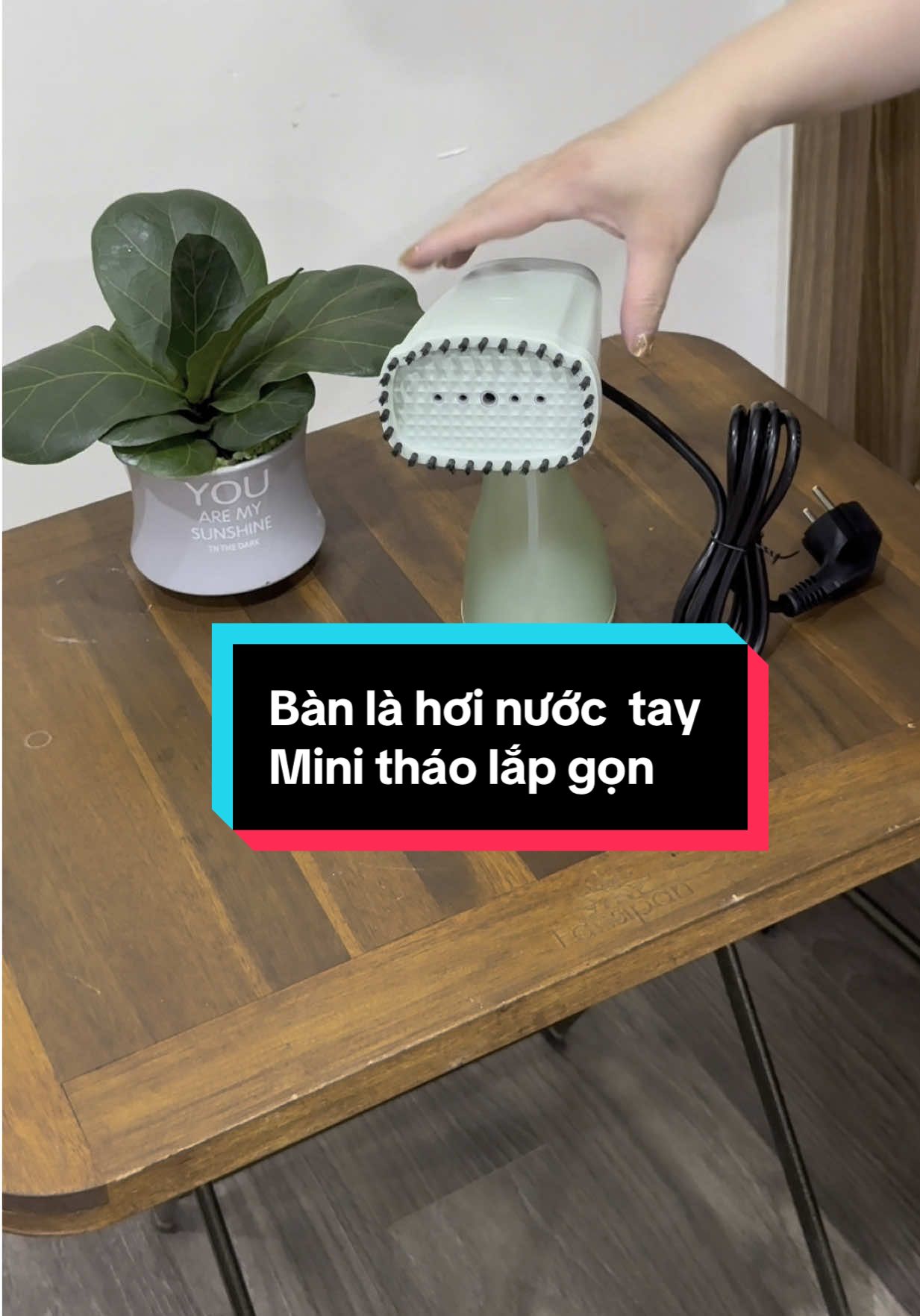 Bàn là hơi nước cầm tay mini mang đi công tác đi du lịch tiện lắm nha #xhtiktok #elmich #xh #elmichreview #banla #banlacamtay #banlahoinuoccamtay #banlaminicamtay 