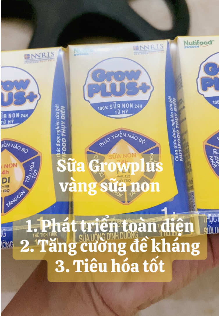 Sữa Growplus vàng sữa non pha sẵn hộp hút tiện lợi cho bé phát triển toàn diện nè mom 👉 #growplus #growplusvang #growplusnutifood #mebimsuachamcon #suabotphasan 