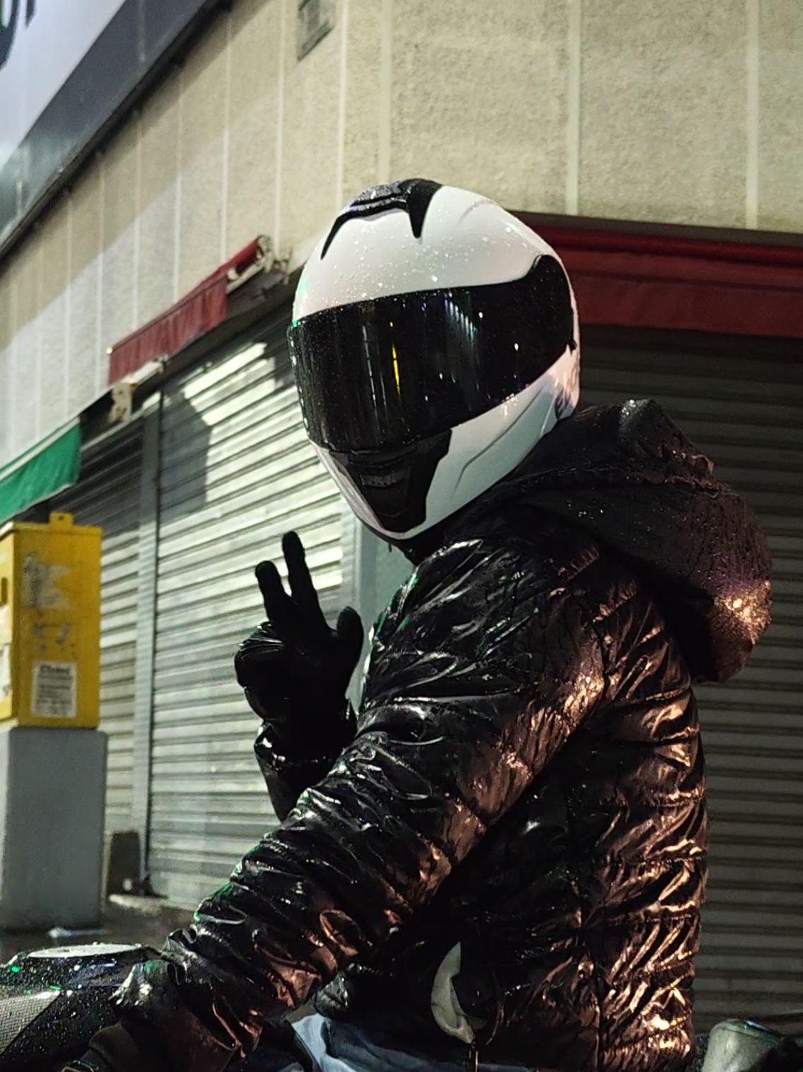 Tu confía que yo resuelvo 🙈 #lluvia #jaja #😏 #🔥🔥 #moto #biker 