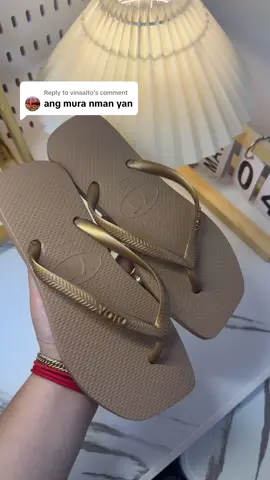 Replying to @vinaalto soaferrr mura lang nito! Tgnan nyo naman ang atake mga mare ko ang lakas maka sosyal #slippers #affordableslippers 