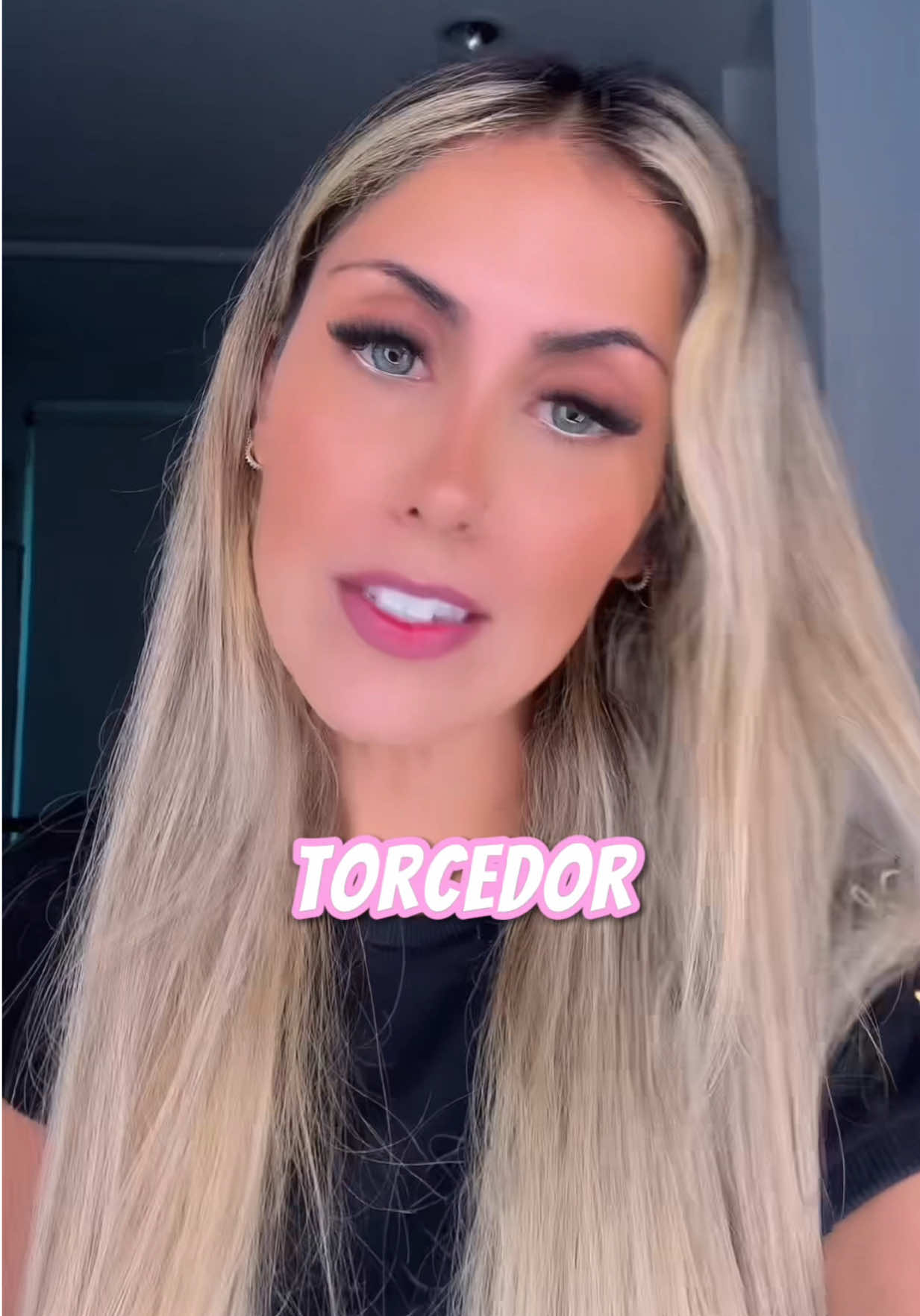 HOJE GANHAR É OBRIGAÇÃO!  Qual o seu palpite pra esse jogo? Coloca aqui embaixo 👇🏼 Vai pra cima deles, Santooos! 🤍🖤 @Santos FC   #peixao #santosfc #santista #jornalismoesportivo #vilabelmiro #reporter #mulheresnofutebol #neymar #crb #campeonatobrasileiro #gremio #brasileirao #campeonatobrasileiro 