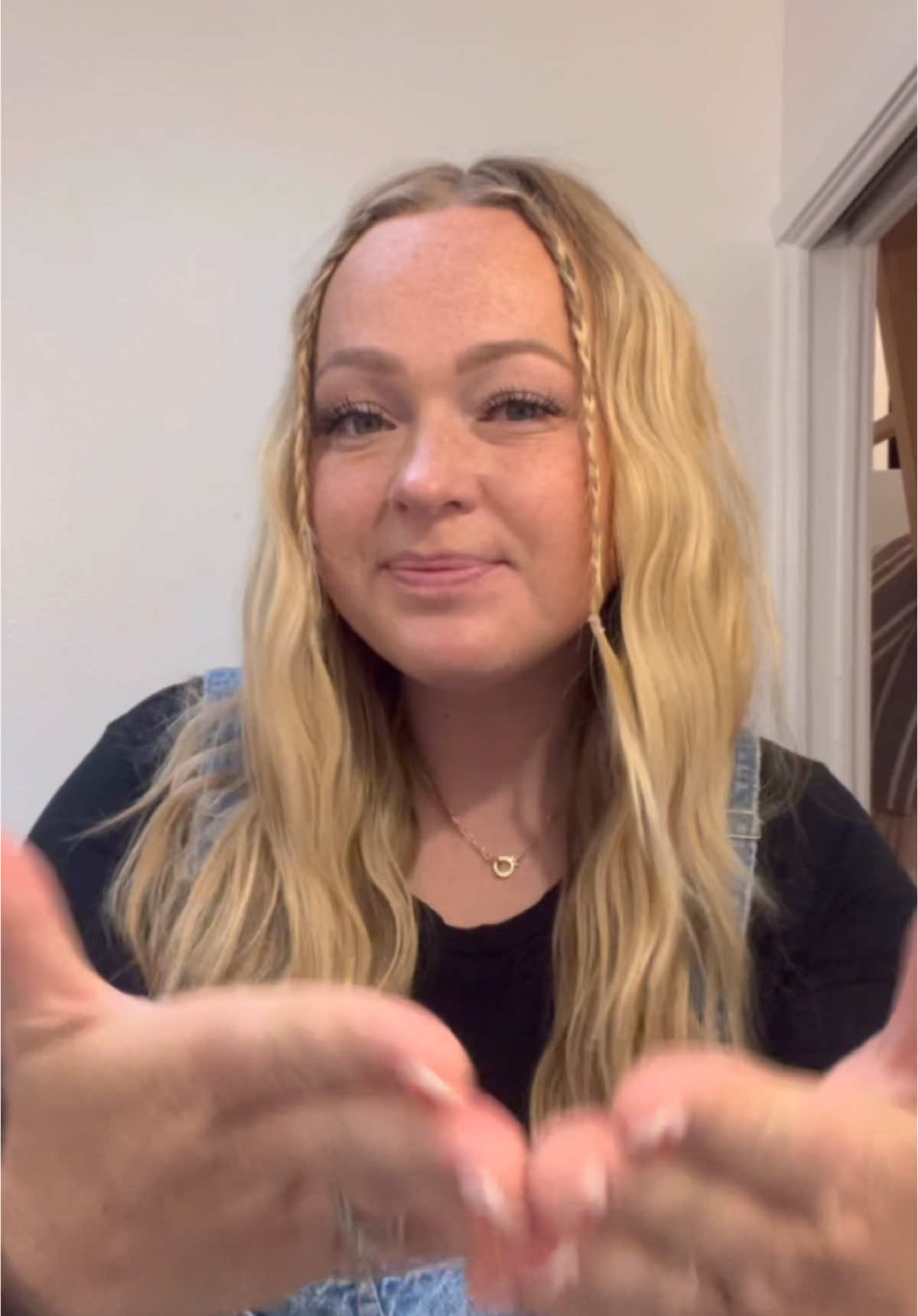 Happy Sunday🤍 #mom #moms #grwm #motherhood #momtok #makeup #hair