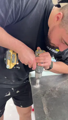 Укладка керамогранита 600х1200 Сотрудничество / реклама / укладка керамогранита 👇 ☎️ +7(991)-743-51-53 Владимир  #жкогни #жксердцестолицы #жккрылья #жкнебо #жксобытие#жкдолинасетунь #москвасити #москва #керамогранит #керамогранитмосква #плиточник #плиточныеработы #санузел #санузелподключ #плиточникмосква #крупноформатнаяплитка #крупноформатныйкерамогранит