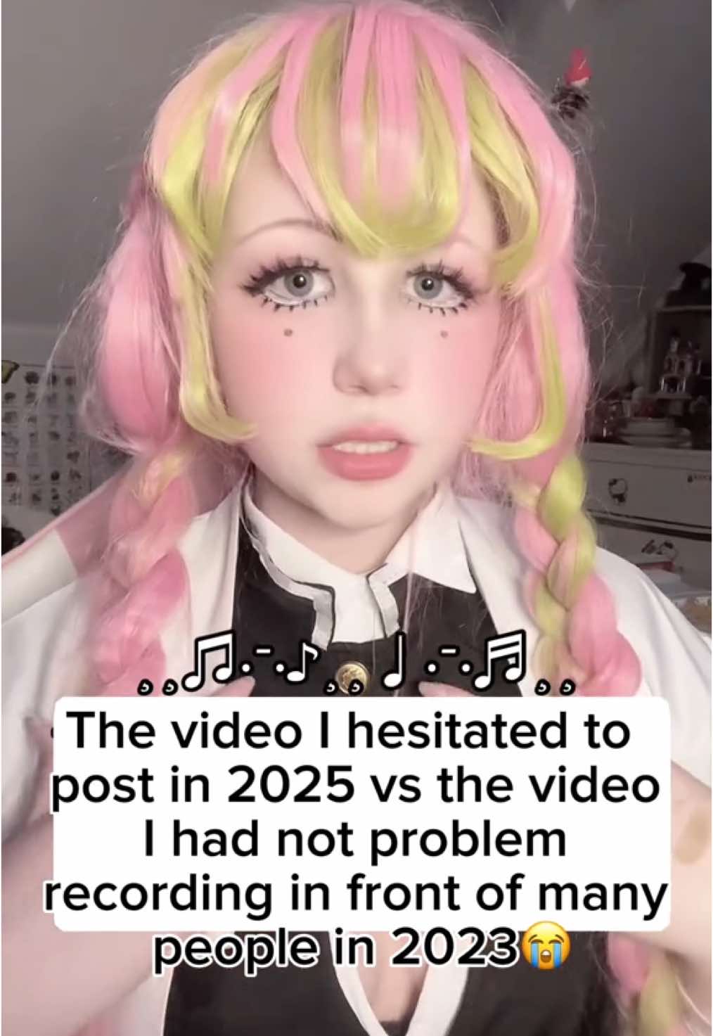 Please don’t judge, I was in my cringie anime phase😓 I’ve changed…🎀🦶 #beginnercosplayer #boostcosplayers #mitsuri #mitsurikanroji #mitsuricosplay #kny #kimetsunoyaiba #kimetsu_no_yaiba #demonslayer #demonslayercosplay #nezukokamado #nezukocosplay #cringecosplay 