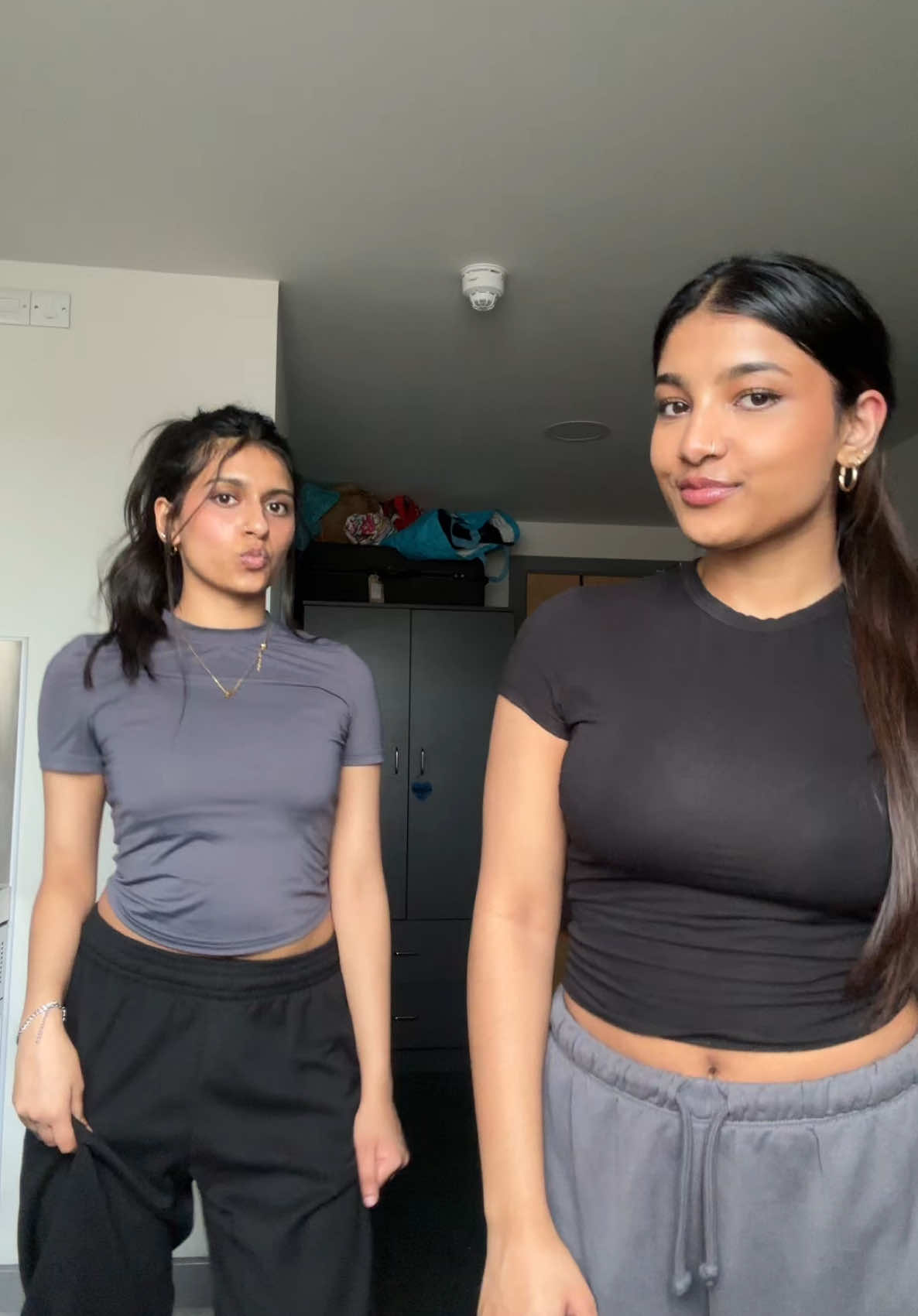 back with dance twin @Jovitta :) #fyp #mallu #dance #brown #foryoupage #16shots 