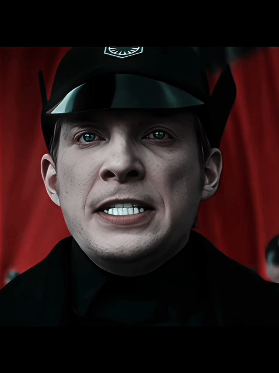 Star Wars o despertar da força  #starwars #generalhux #starwarsedit #generalhuxedit #starwartheforceawakens #foruyou #fyp #virał #trendingvideo 