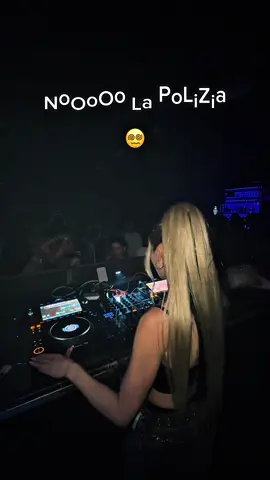 NoOoOoOoO la PoLiZiaaaa x Sound of da Police ( Techno edit ) #brainrot #tungtungtung #polizia #soundofdapolice #djremix #djset #introdj #djitalia #technoremix #sahur #djgirl #technoedit #techno #viralremix #djgirl 