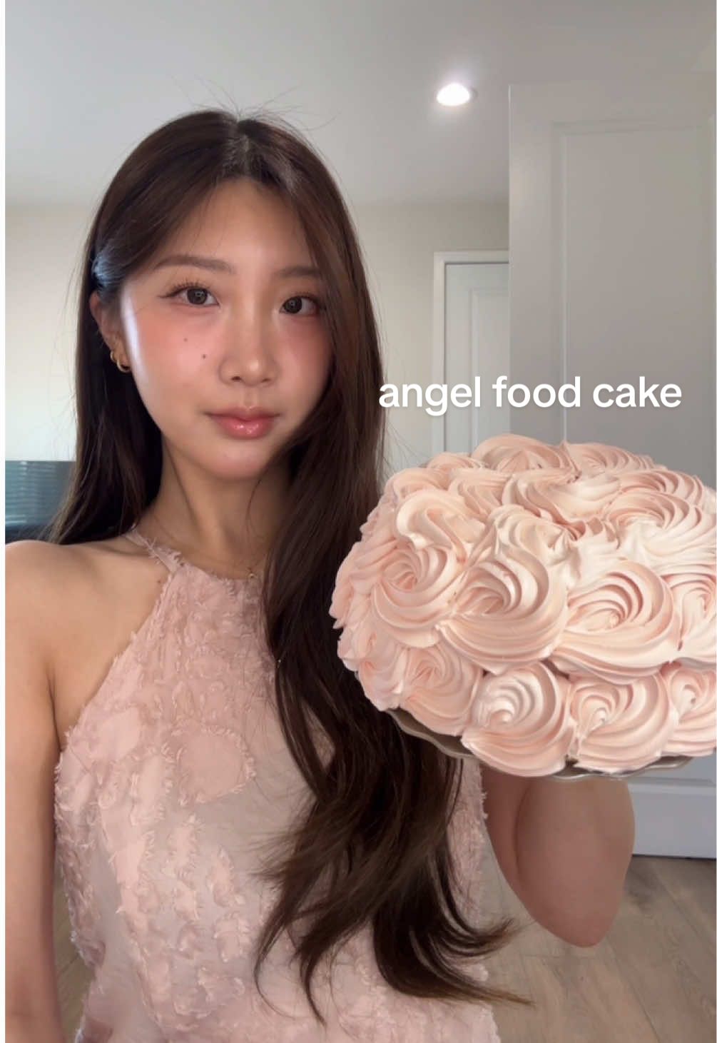 #angelfoodcake #cakemukbang #rosetteicing 