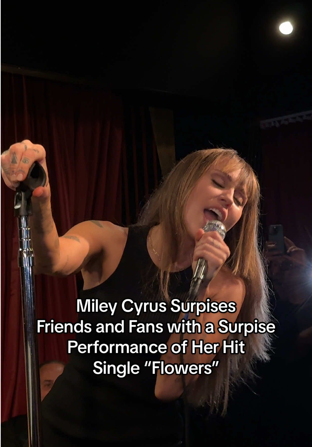 #MileyCyrus can buy herself #flowers and don’t you forget it. 