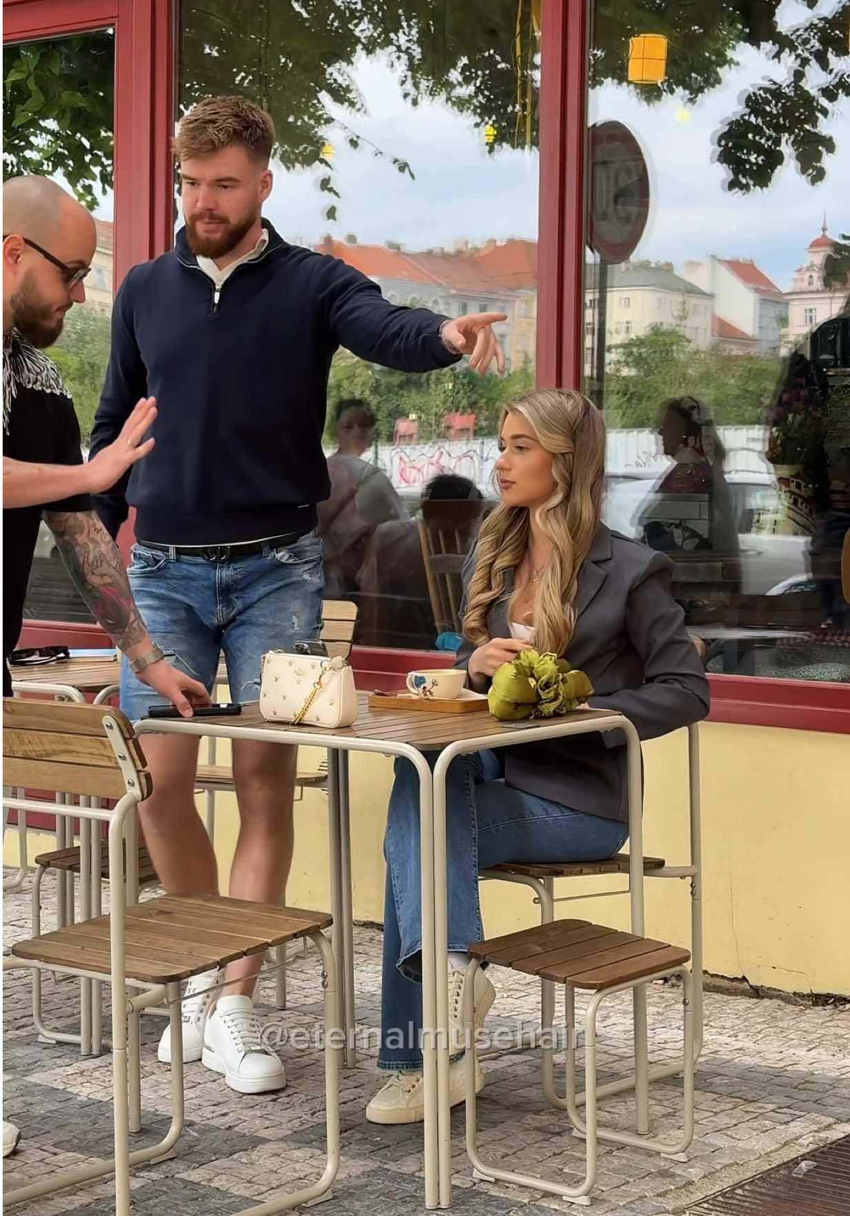 this may not have gone to plan… Sometimes your overnight heatless curls can turn out a little too good… 🤧but this serves as proof that the Eternal Muse curler gives you the ✨main character hairstyle✨, always. CC: @Aleksandra 