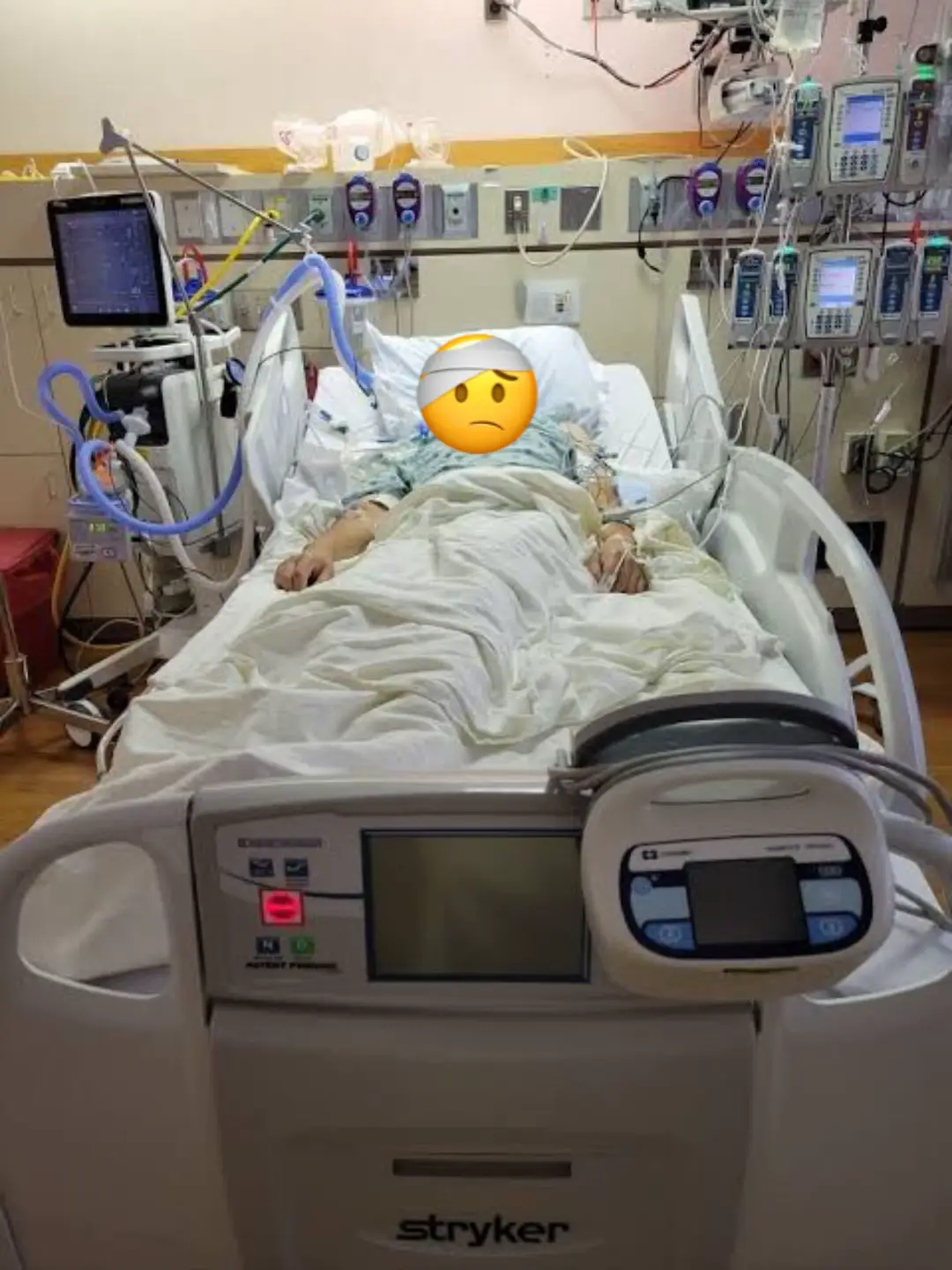 ICU Nursing Care 🤕🧑‍⚕️#fypシ゚viral #viralvideos #unfrezzmyaccount #icunurse #nurselife #hospital #care #nurse #medical 