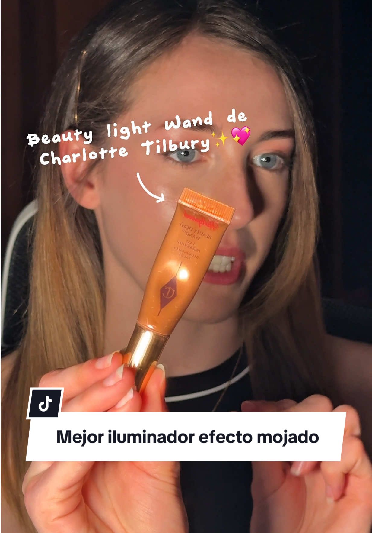 Respuesta a @DTC_EVA_ESP  El mejor iluminador efecto mojado que he probado hasta ahora!🥹☺️✨  Beauty Light Wand de @Charlotte Tilbury 💖🌷 Mi código: noeliacSMKJV☺️🫶🏼 #highlighter #iluminador #iluminadoresmaquillaje #iluminadorliquido #makeup #maquillaje #beautylightwand #charlottetilbury 
