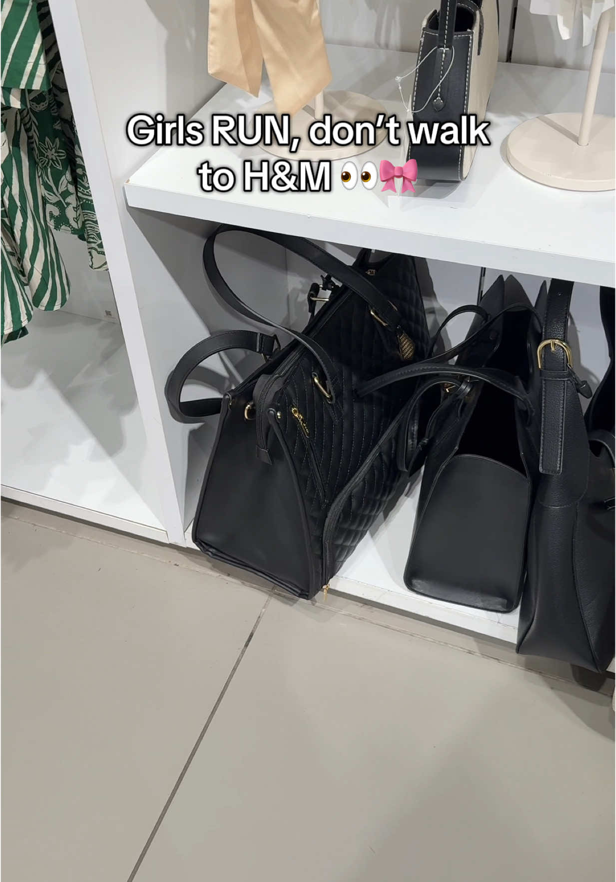 Who knew a bag could be this perfect? 👜🎀✨  #totebags #workbag #bag #women #girls #lunchbag 