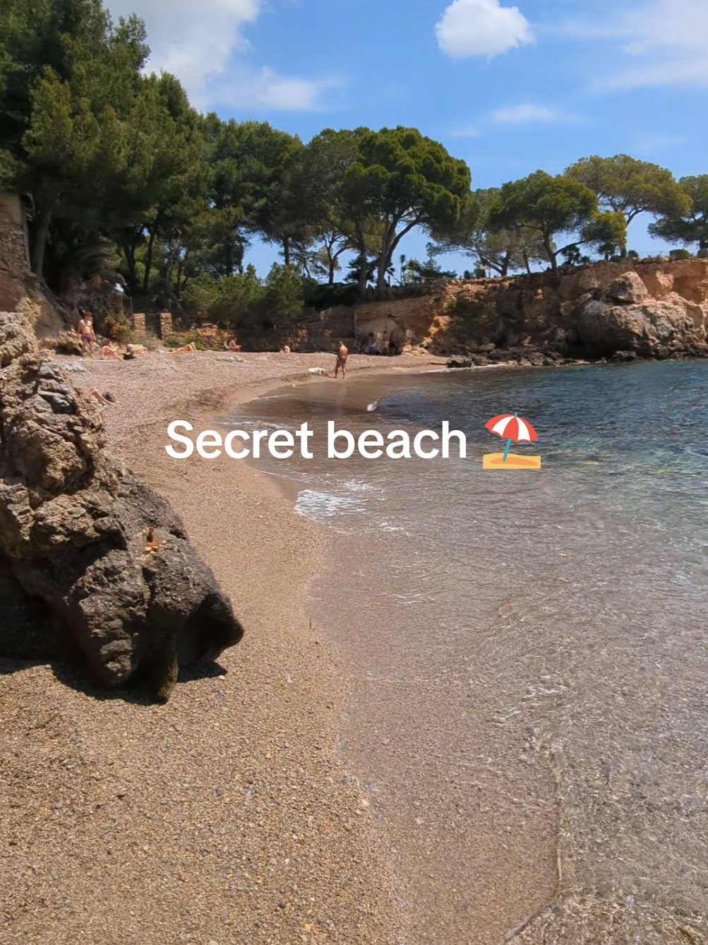 Secret beach ⛱️  Mallorca is home to countless breathtaking beaches, many of which are well known and easily accessible. But the true magic lies in those hidden coves that remain untouched—places where the journey is part of the reward. A beach only feels truly secret when it’s off the beaten path, hard to reach, and rarely mentioned in travel guides. These secluded spots, often requiring a hike, boat ride, or a bit of adventurous spirit, offer a sense of discovery and tranquility that more popular beaches simply can’t match. #mallorca #hiddengems #secretbeaches #adventuretime #naturism #naturismo 
