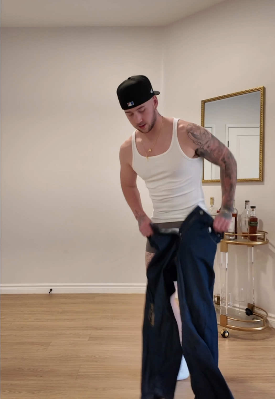 Style my Bimbo Pants 4 different ways with me 1,2,3,4??? @SCUFFERS  #fyp #parati #foryoupage #fashion #fit #fitcheck #spring 