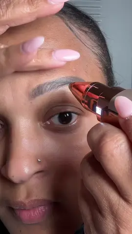 We are saving sis do your brows urself with this tool right here . No nics and easy to use #eyebrowtutorial #eyebrowmaintenance #eyebrowsonfleek #eyebrowtutorialforbeginners #hairtrimmer #eyebrowtrimmer 