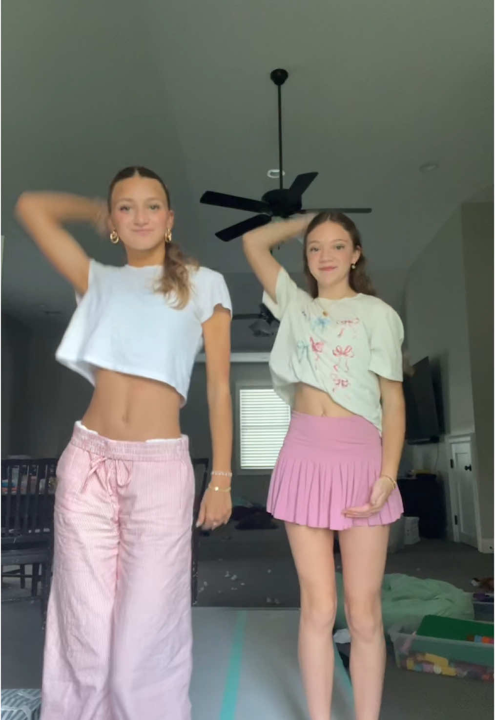 doodle bop and me 👯‍♀️ #twin #sister #twinsister #OOTD #fyp #foryoupage #viral #xyz #sunday #tiktokdance #dance #viraldance #sisters #viral?videotiktok😇😇 #bsf #creatorsearchinsights 