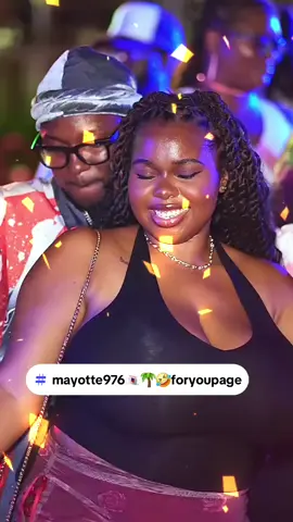 voilà comment on met l'ambiance en soirée partie #dancer #chanson #style #joie #ambiance #petitzola @