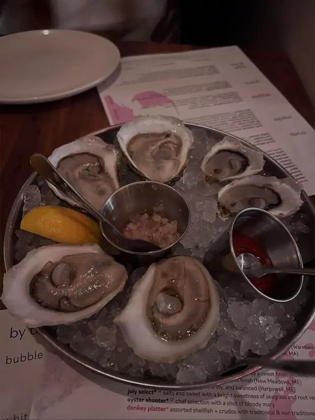 All naturally gluten free, along with most of the menu. Oysters, burrata, tuna tostada, waygu beef birria A must spot for your Boston/Cambridge food bucket list! #bostoneats #glutenfree #littledonkey 