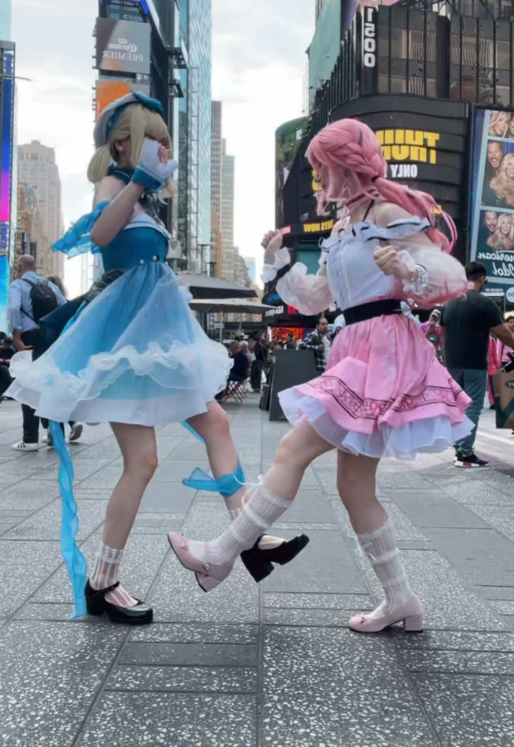 DO IT DO IT DO IT (it was too hot outside for this) @Lexi🪿 #cosplay #infinitynikki #cosplayer #infinitynikkicosplay 