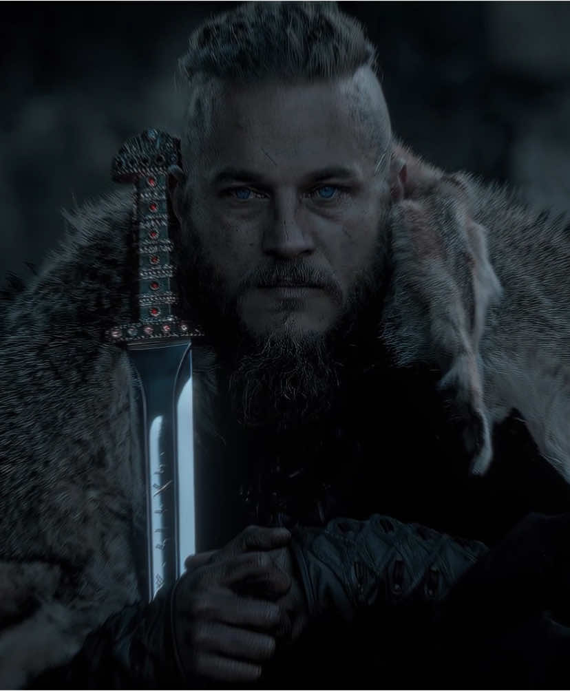 CHILLS EVERYTIME. 🥶🔥🔥 #ragnar #vikings #odin #ivar #bjornironside #ragnarlothbrok #fyp 